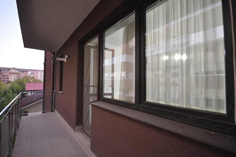 Drumul Taberei, bloc 2015, apartament 2 camere loc parcare,