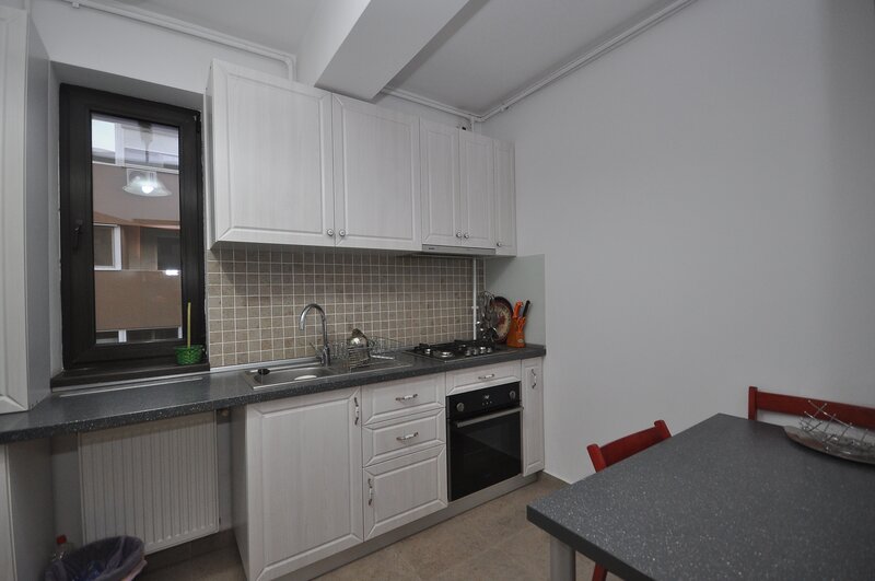 Drumul Taberei, bloc 2015, apartament 2 camere loc parcare,