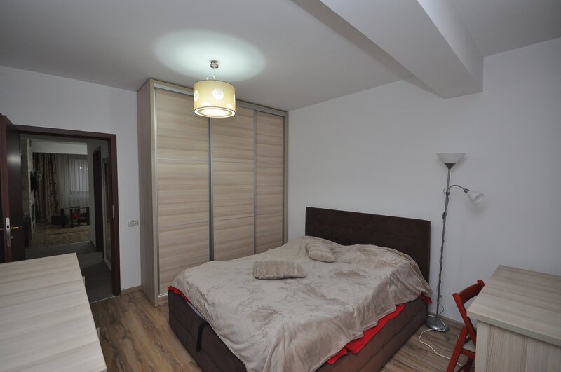 Drumul Taberei, bloc 2015, apartament 2 camere loc parcare,